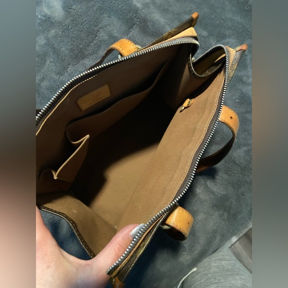 Authentic Louis Vuitton Popincourt Haut Bag. - Picture 3 of 5